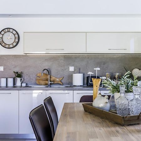 Villa Politimi Luxury Retreat สโกเปลอสทาวน์ ภายนอก รูปภาพ
