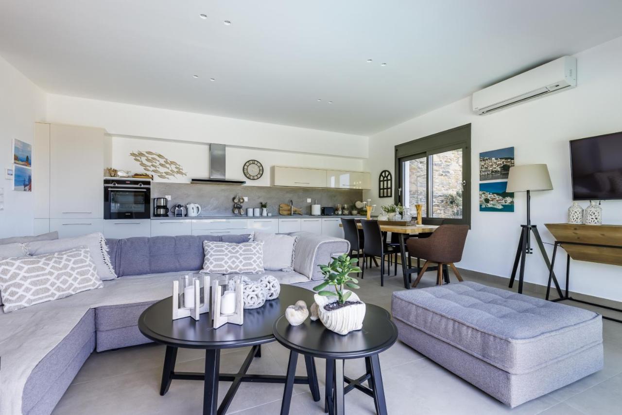 Villa Politimi Luxury Retreat สโกเปลอสทาวน์ ภายนอก รูปภาพ