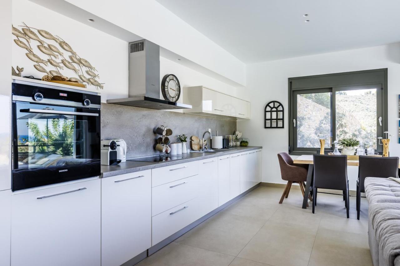 Villa Politimi Luxury Retreat สโกเปลอสทาวน์ ภายนอก รูปภาพ