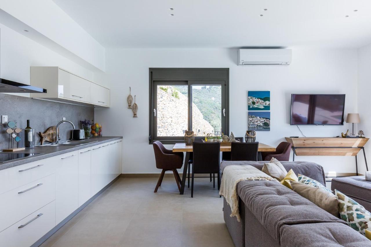 Villa Politimi Luxury Retreat สโกเปลอสทาวน์ ภายนอก รูปภาพ