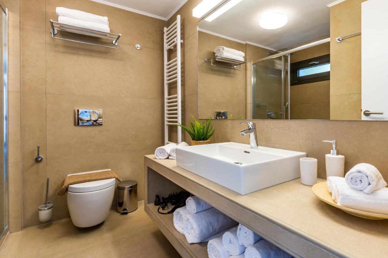 Villa Politimi Luxury Retreat สโกเปลอสทาวน์ ภายนอก รูปภาพ